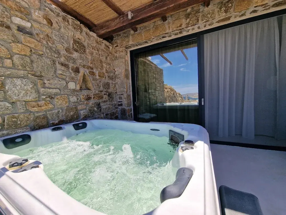 MvibesMykonos homes and studios