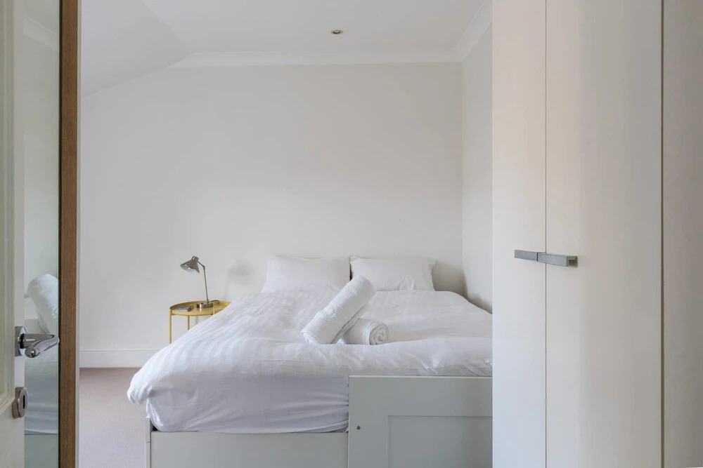 Huge 2 bed in Prime Location