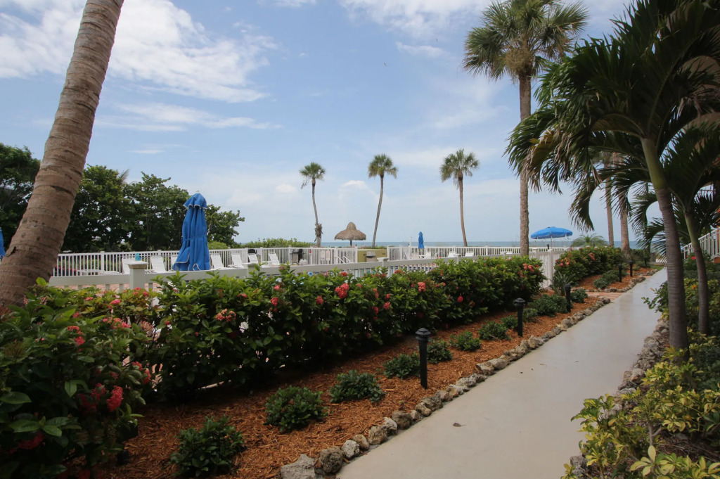 Silver Sands Gulf Beach Resort by RVA