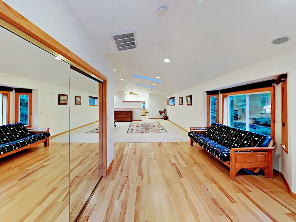 Westlake Village - 3 Br Home