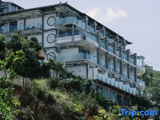 Zhenmei Holiday Hostel (Dali Erhai Cliff Lake View)