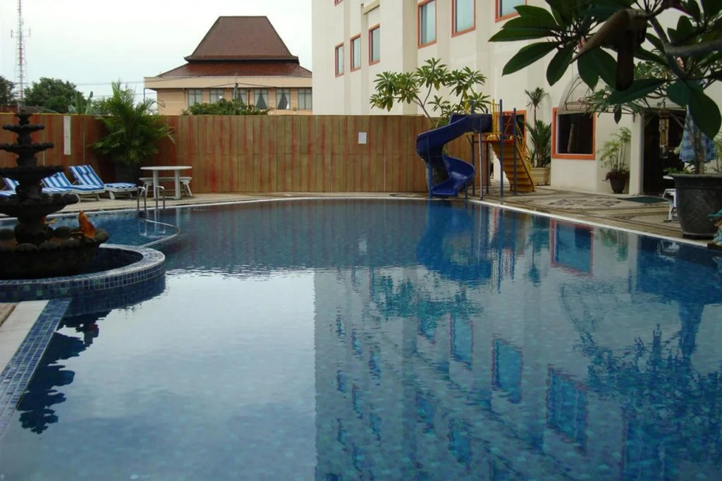 Hotel Grand Tiga Mustika