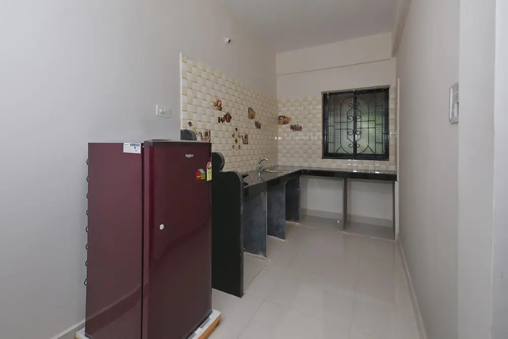 OYO 19828 Home Modern 2BHK Near Club Cubana