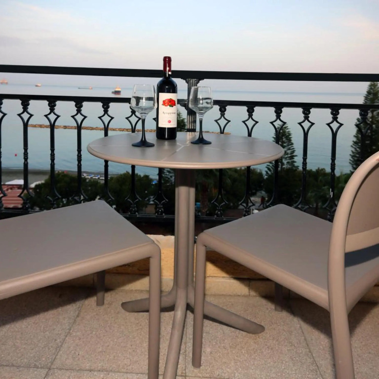 Pier Beach Hotel Apartments