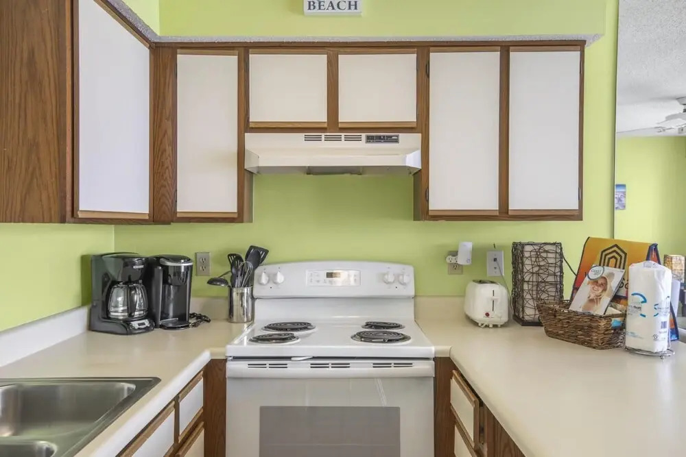 Spectacular views with numerous amenities and pools on sands of Orange Beach