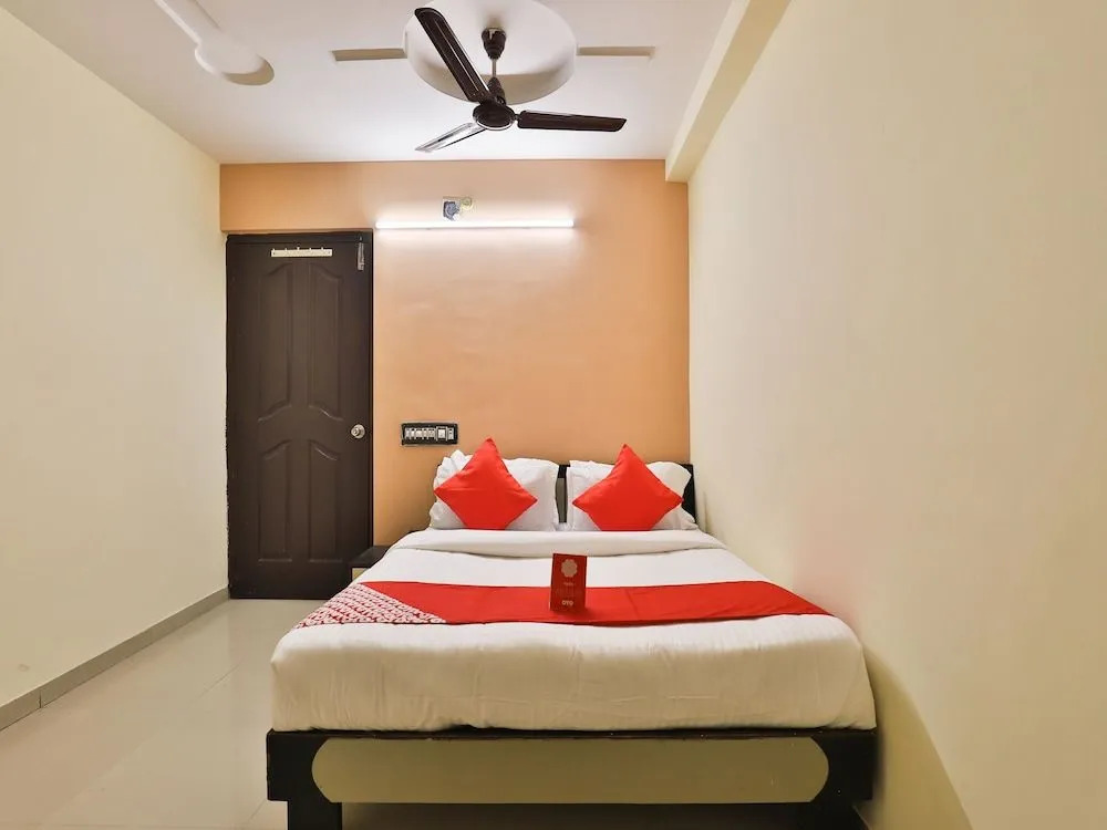 Collection O 8376 Hotel Angel Plaza