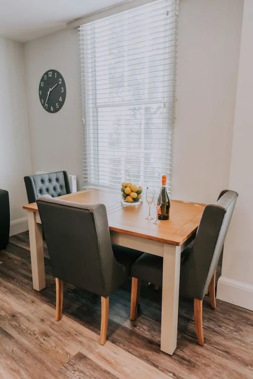 Cavendish House with Secure, Allocated Parking, 2 mins walk from Windsor Castle