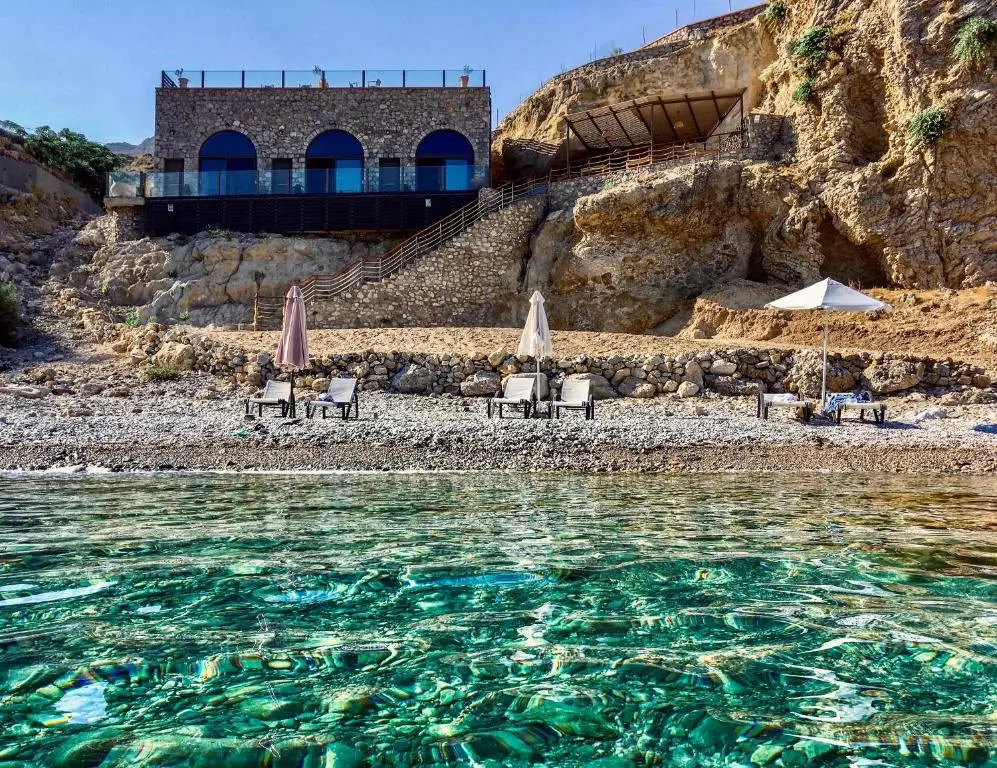 Stone Luxury Suites