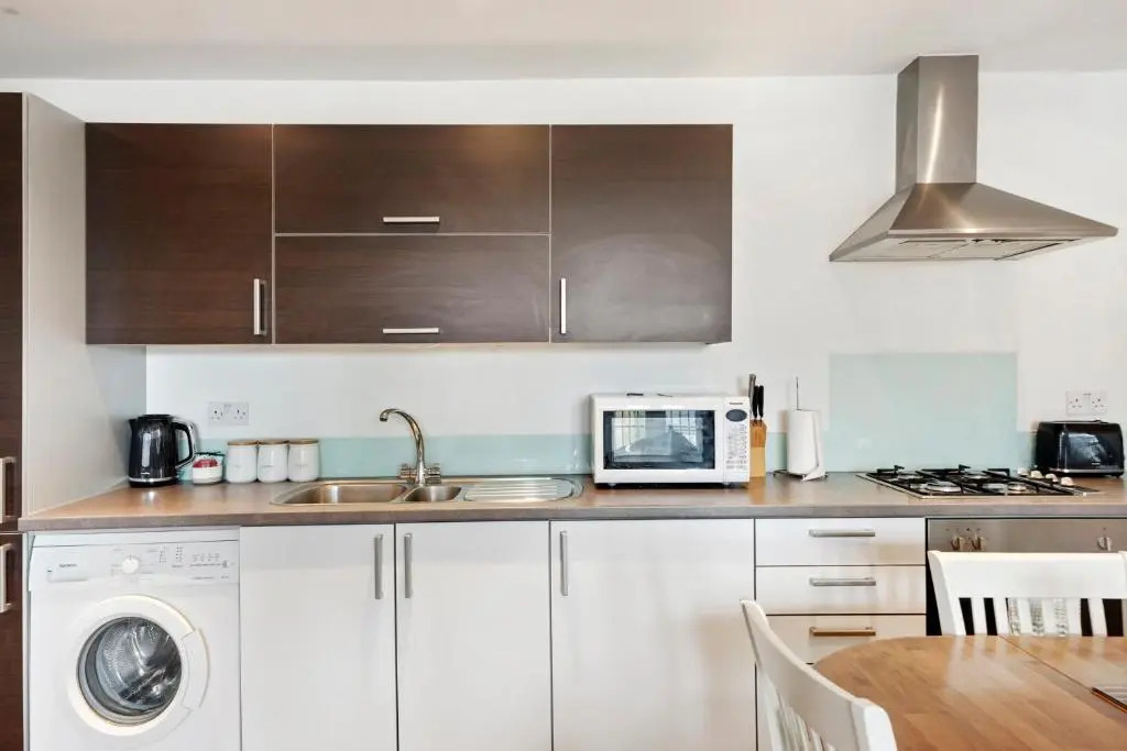 Clarendon Heights - Stylish Two-Bedroom Apartment