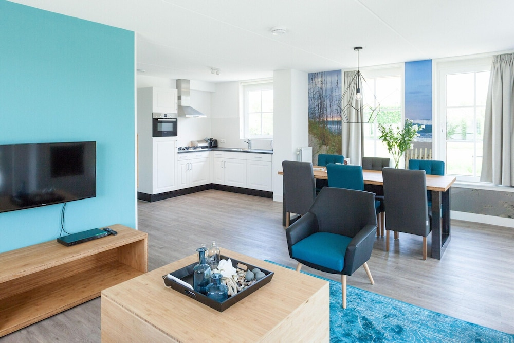 Beautiful Villa With two Bathrooms, in Noordwijk