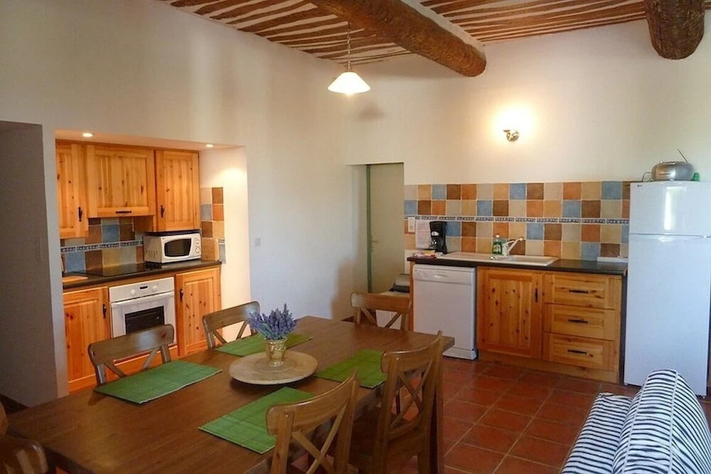 Large Ground Floor Apartment With 2 Bedrooms And A Big Terrace