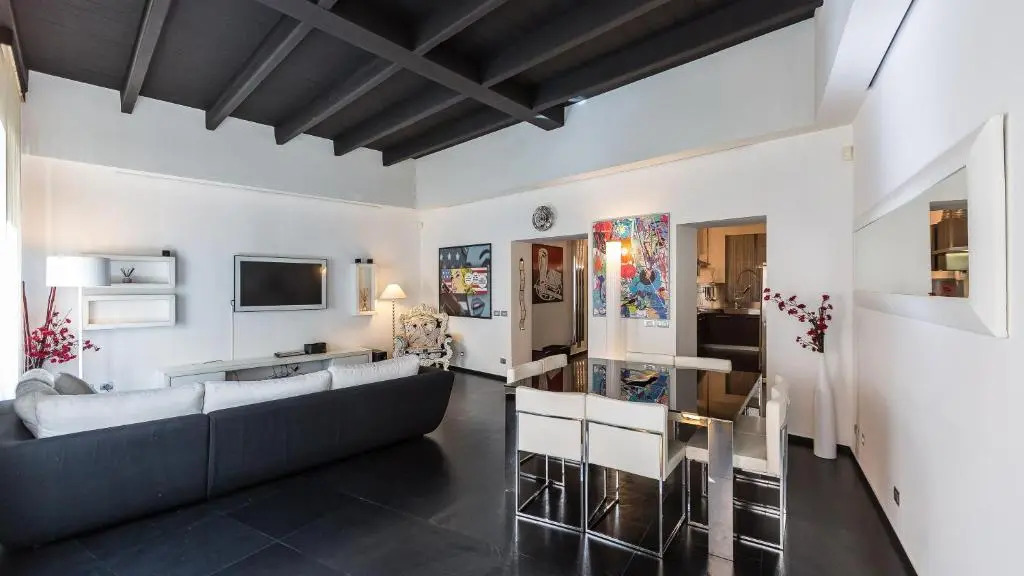 Rental in Rome Cosmopolitan Hi-Tech