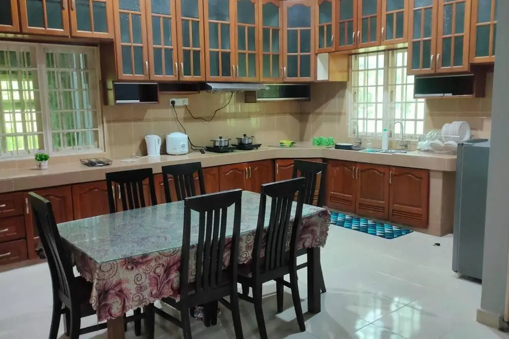 3R3B with Pool in Kota Bharu near Datu River