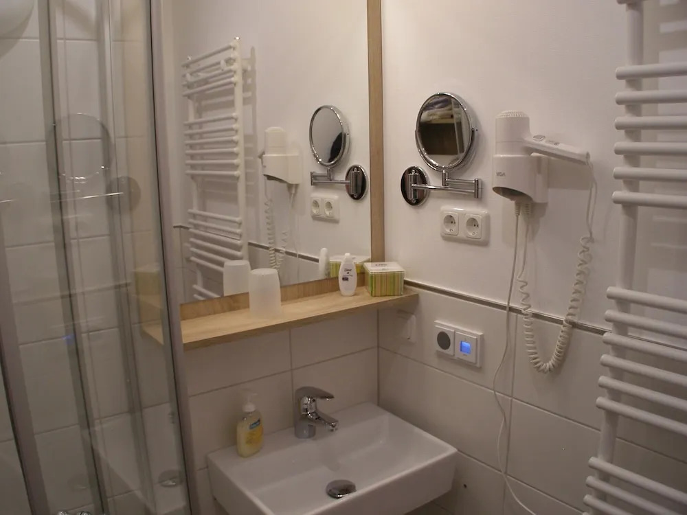 Hotel Haus Katharina B&B, Therme und Kurpark