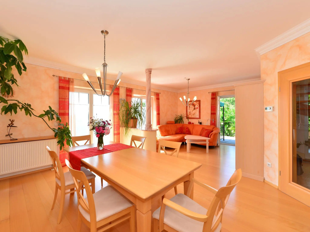 Charming Apartment With Terrace in Deggendorf