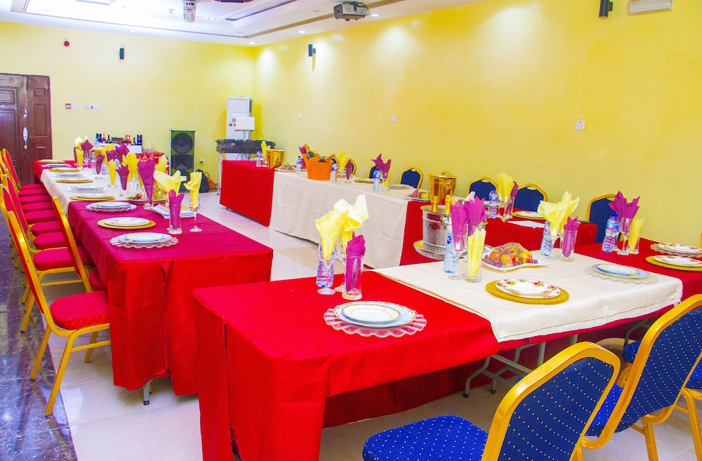 ERiTH APARTMENT & SUITES