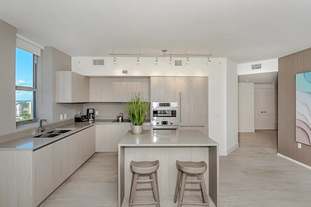 5*AMENITIES Luxury 3 BR-Stunning VIEW & High Floor
