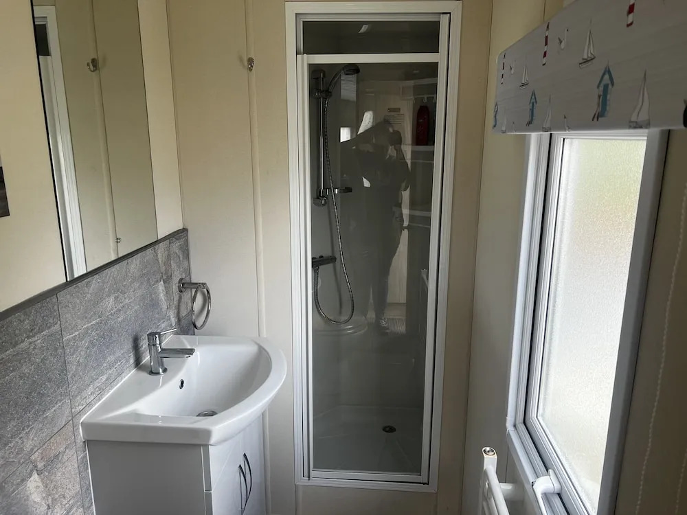 Relaxing and Quiet Holiday Cabin, Sleeps 4