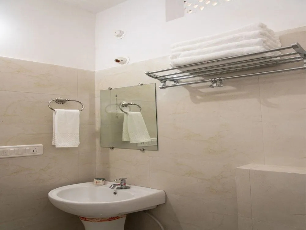 OYO 12131 Vallabh Villas