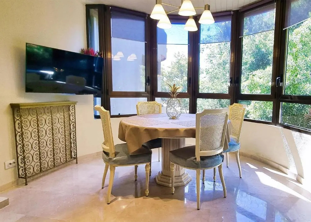 Spacious Renovated 1-Bedroom Apartment in Marbella Center with Parking