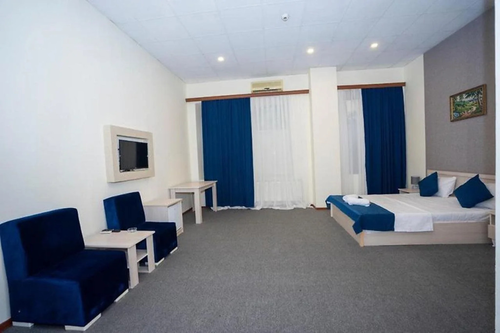 Tarqovi Hotel