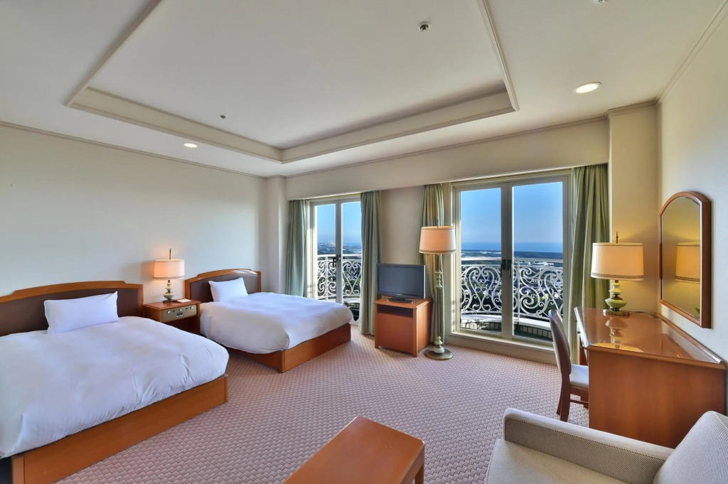 Shizuoka Country Hamaoka Course & Hotel