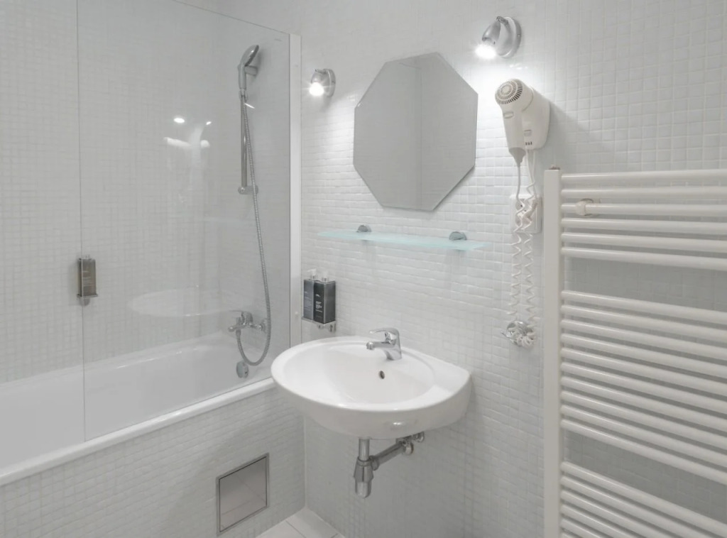 6 Continents Apartments by Adrez