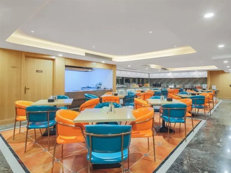 Jinjiang Metropolo Hotel ( NanJing Nan Railway Station Certre)