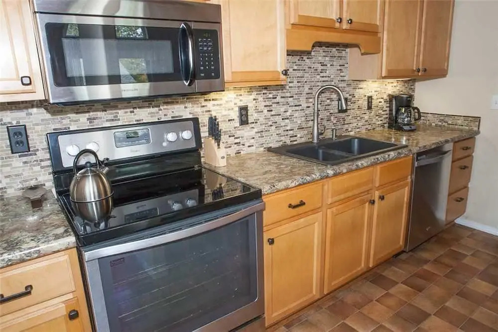 Powder Village Condominium I4