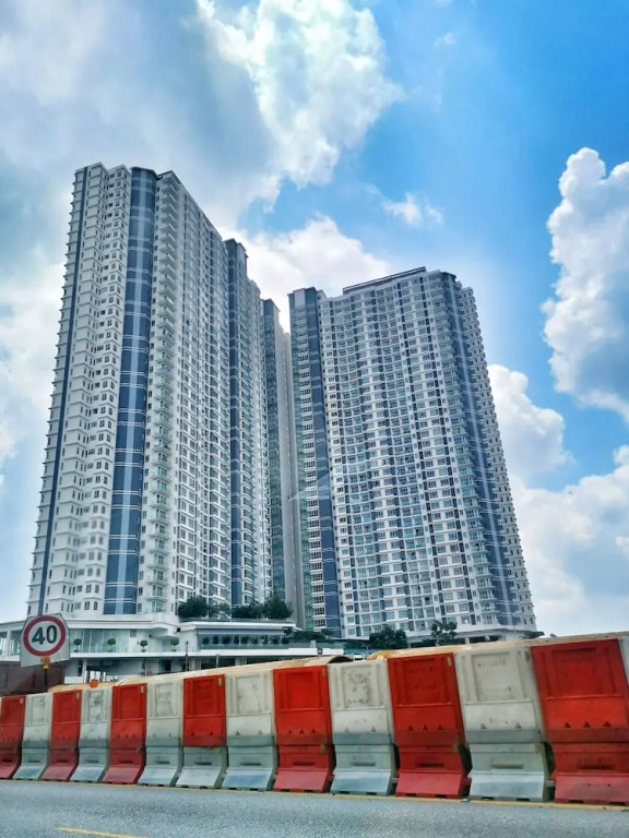 KL Desa Green Apartment by BeeStay