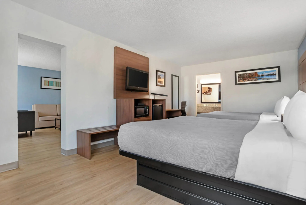 Quality Inn & Suites near Lake Eufaula