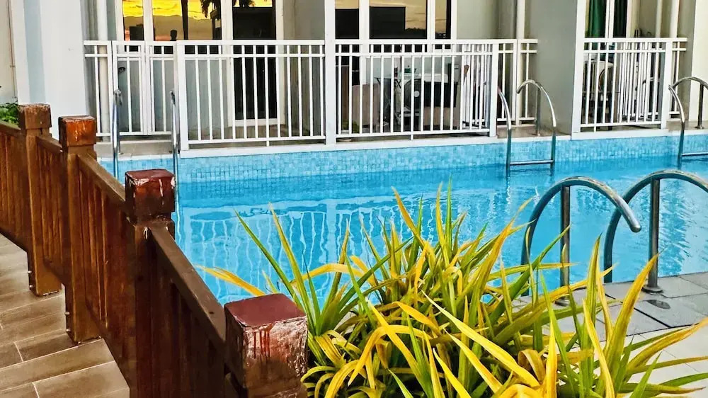 Hotel near Airport Mall of Asia PICC WTC