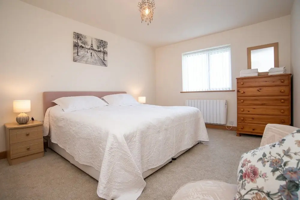 Cottage With Stunning sea Views, No Deposit