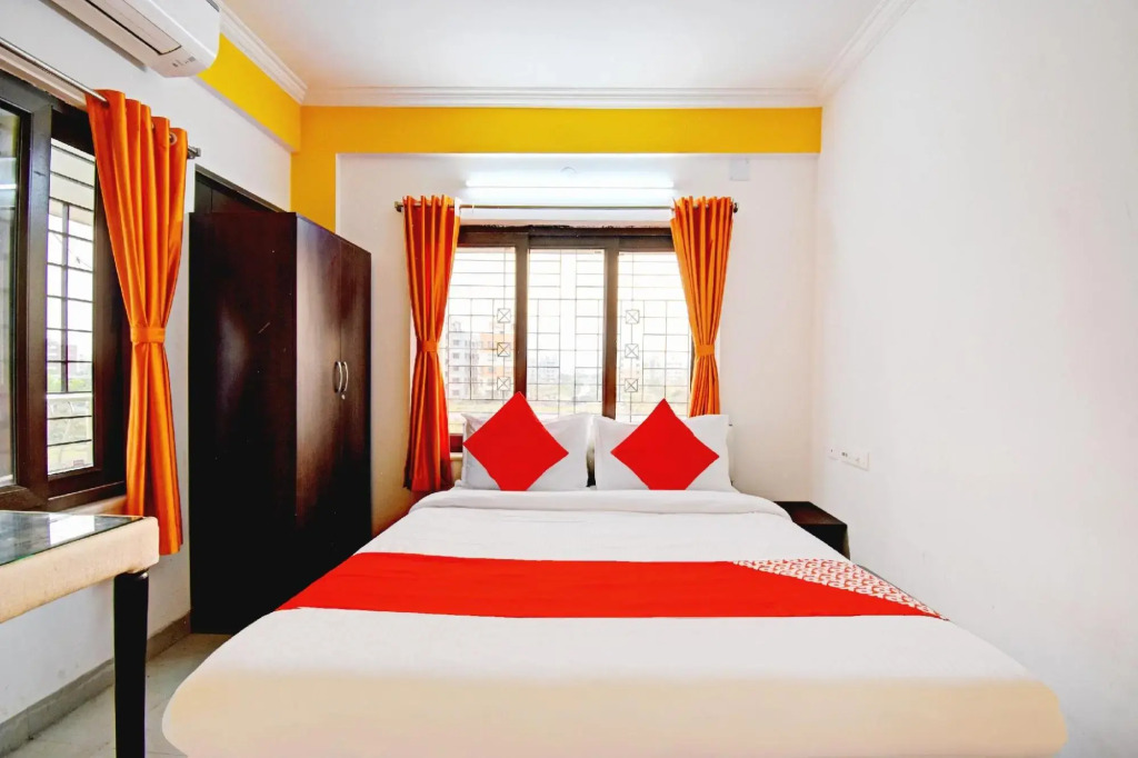 OYO 79874 Rr Residency