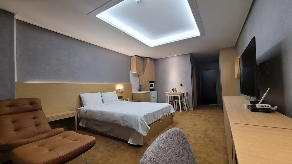 World Tourist Hotel