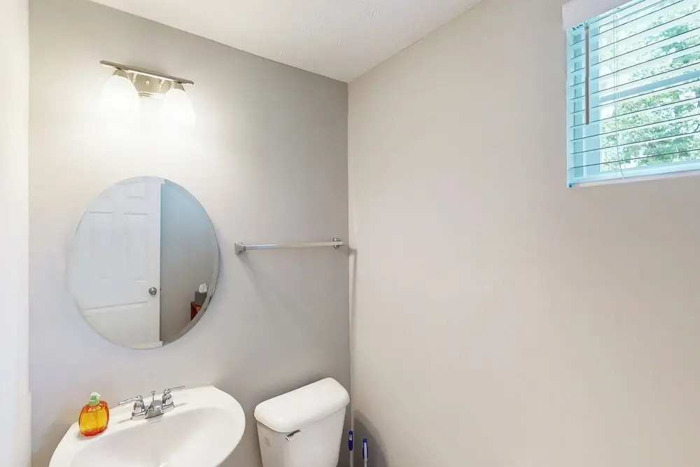 Stylish 3BR Home w/ Patio, W & D