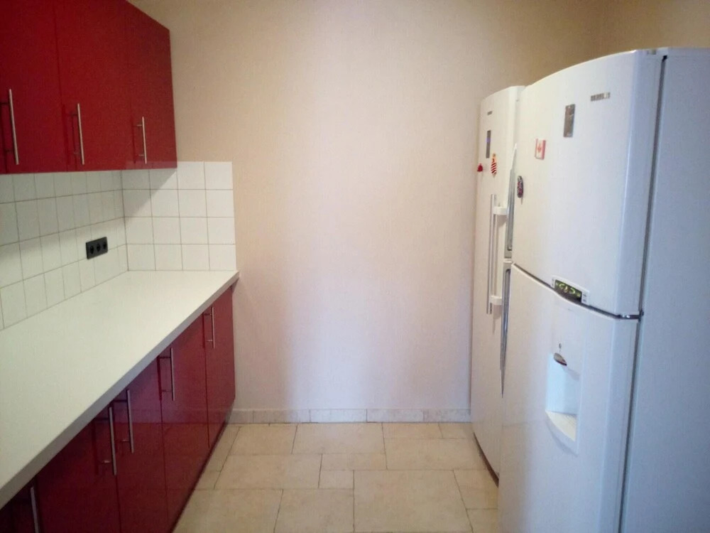 Villa With 3 Bedrooms in La Mole, With Wonderful Mountain View, Indoor