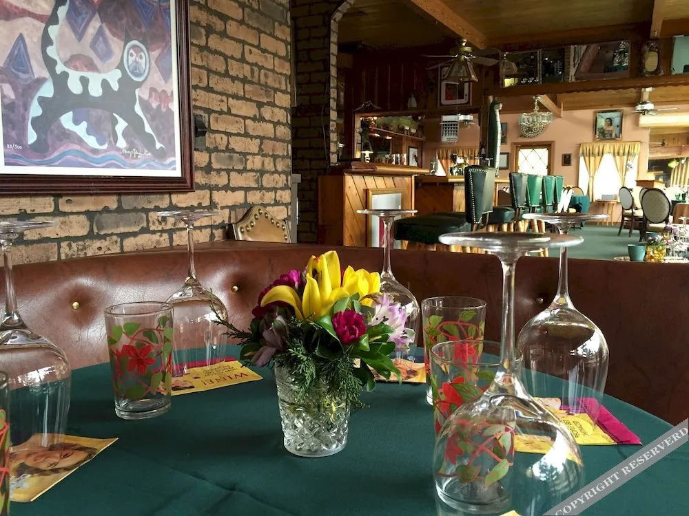 Piazza's Pine Cone Inn