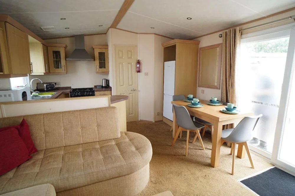 3 Bedroom Caravan Pets Free Linen Included