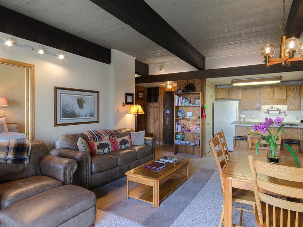 Storm Meadows Townhomes by Retreatia