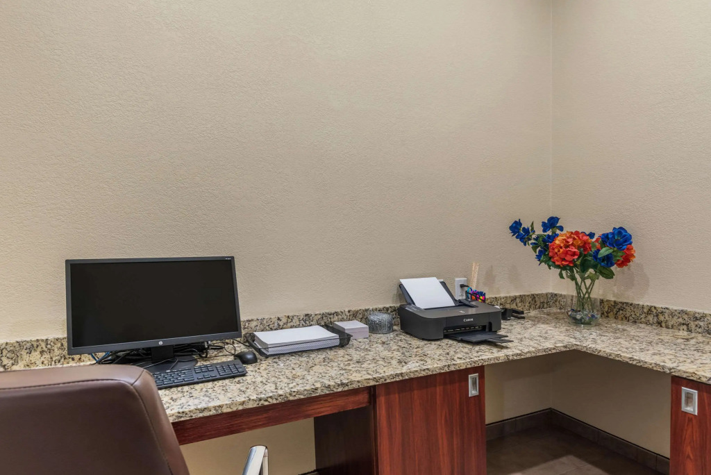 Comfort Inn & Suites