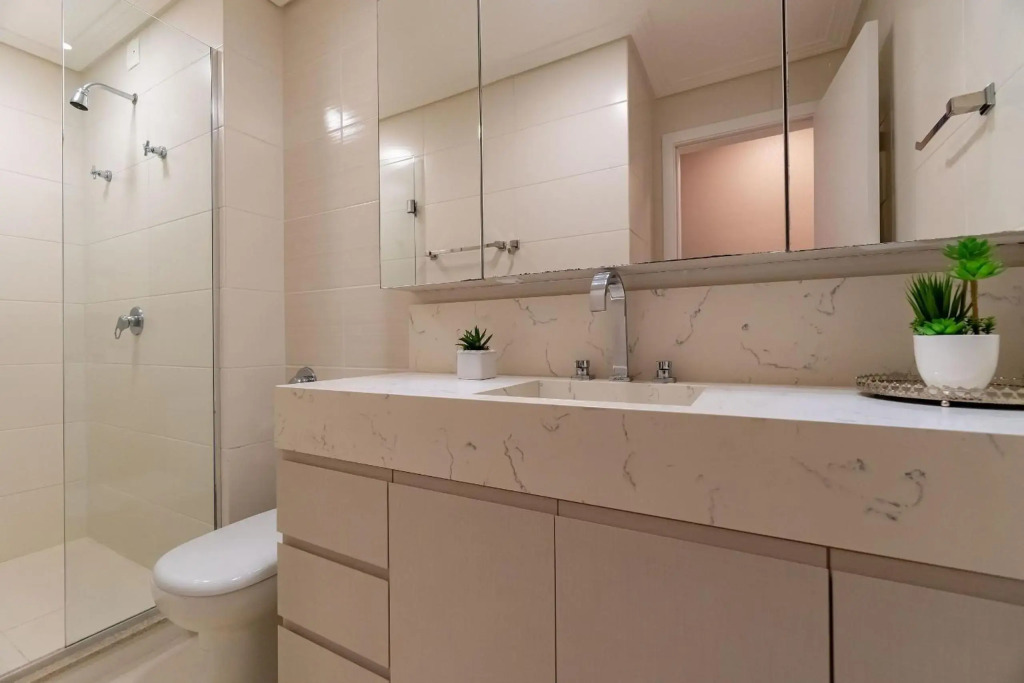 Punta Blu Residence, Luxuoso Apartamento no centro de Bombinhas - 4 dorm