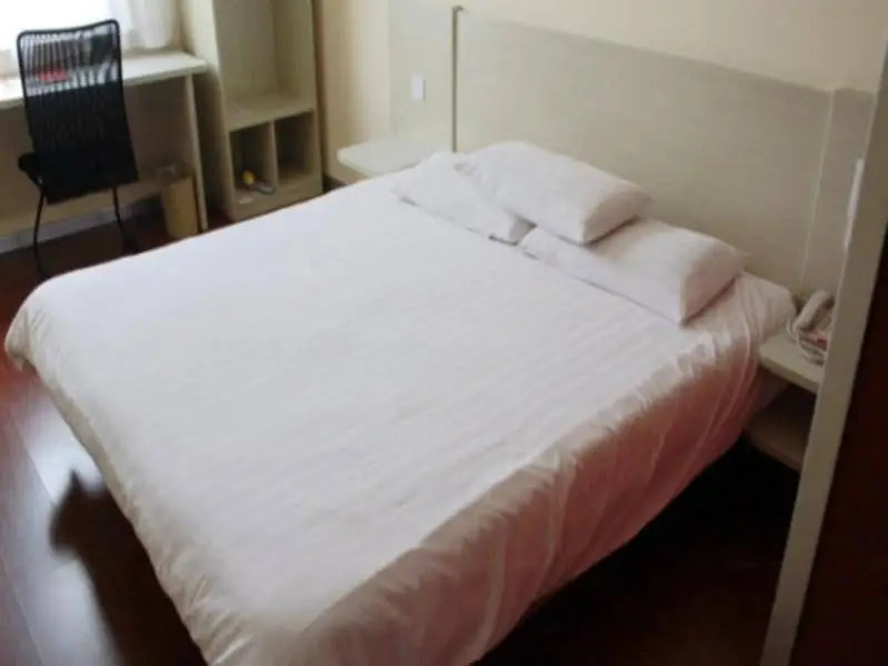 Hanting Hotel Xuzhou Hubushan Metro Station
