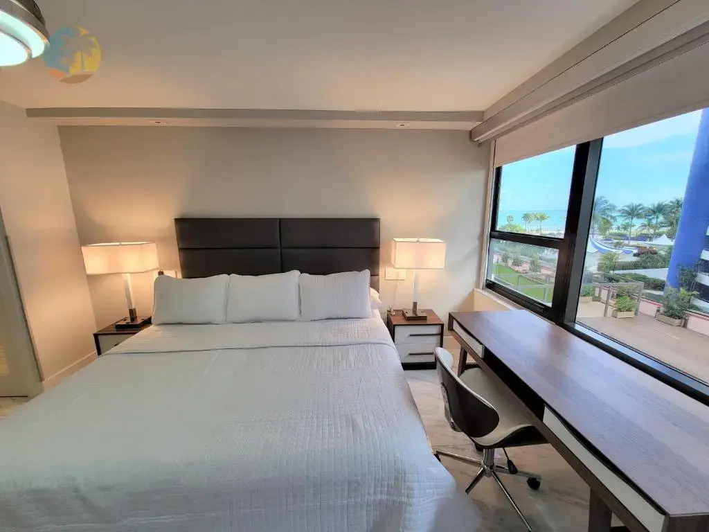 Deluxe Beach Resort - HORA RENTALS