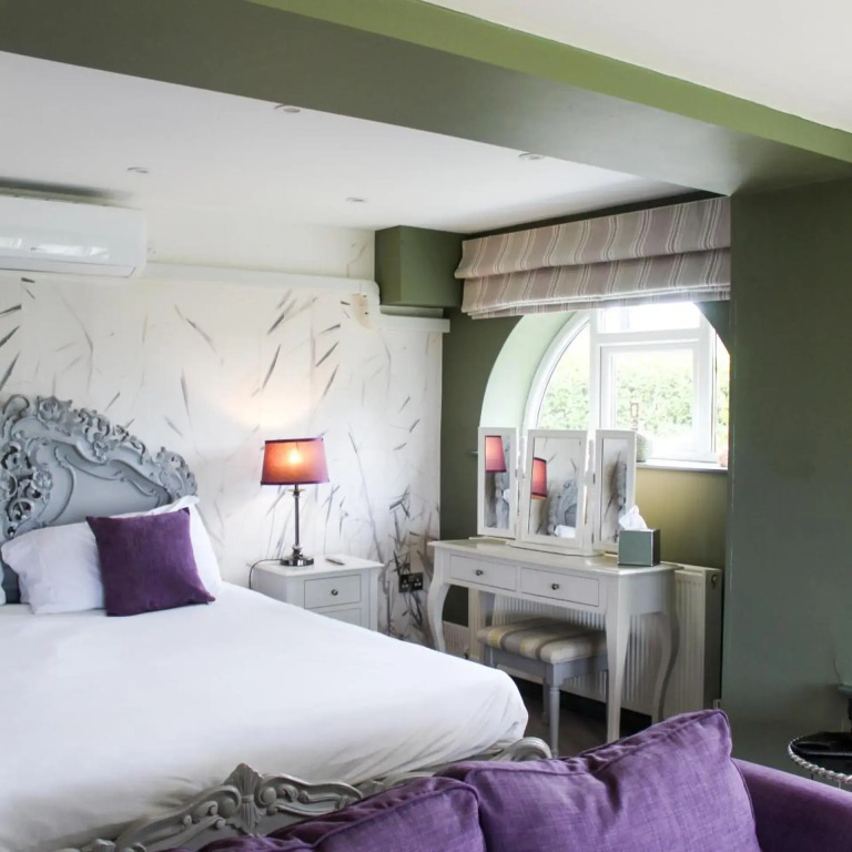 The Crescent Turner Hotel
