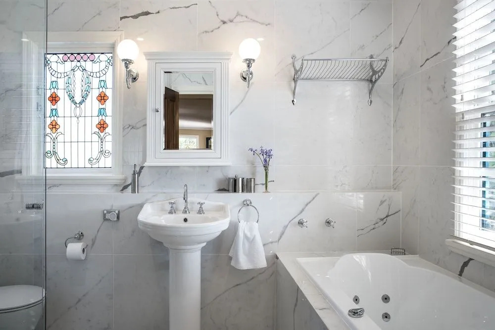 Gladville- old world charm with stunning views
