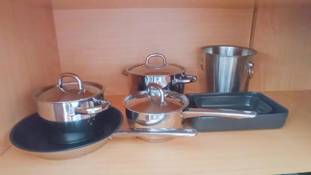 Luxury Maisonette Apartment -SEA VIEW, NETFLIX, GYM- 5 Min from Beach