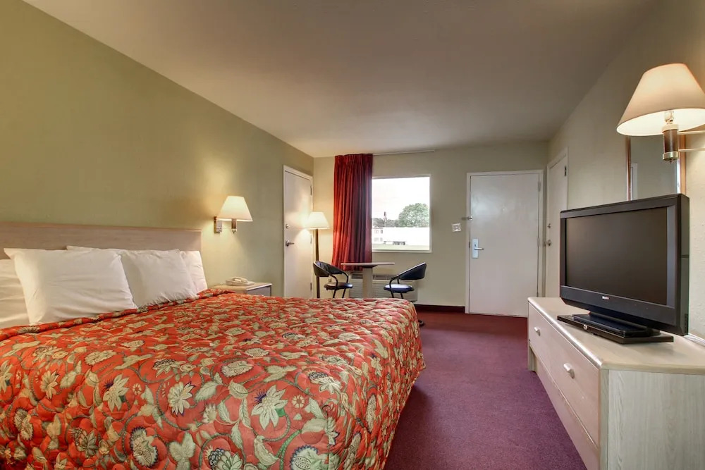 Econo Lodge Montgomery