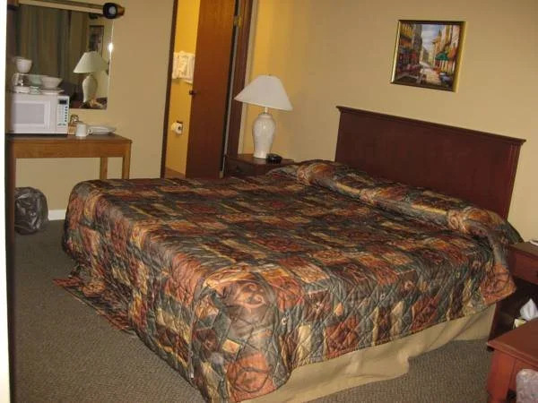 Twin Creeks Motel
