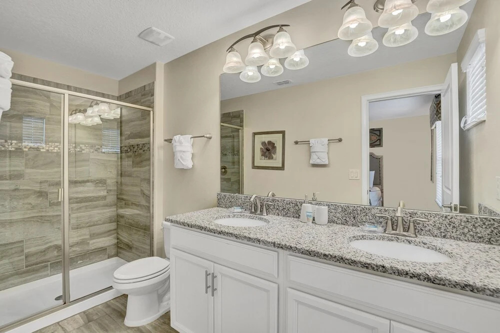 Vibrant and Lush Home, Spacious Pool Area With CDC Standards #6st440